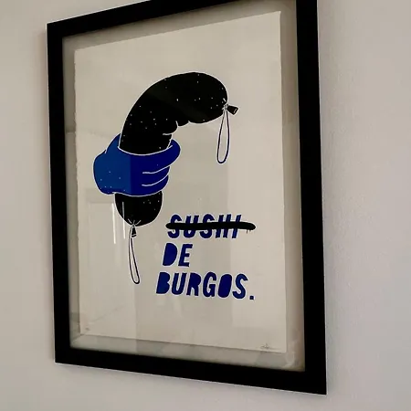 Atuaire Saldana A Un Paso De La Catedral, Rozando El Castillo De *