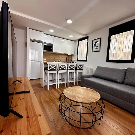 Atuaire Saldana A Un Paso De La Catedral, Rozando El Castillo De Apartment *